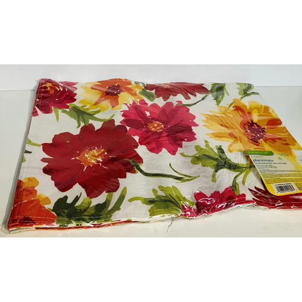 Town & Country Living Placemat's 13x18 Multicolor NEW Floral Summer Dahlia 4pk